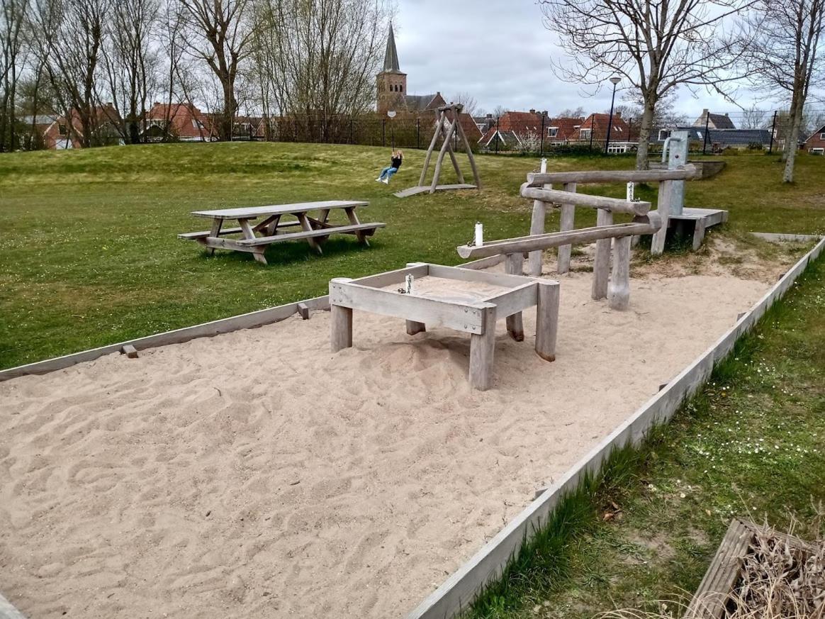 Vakantiewoning Met Serre En Airconditioning Tzummarum Esterno foto