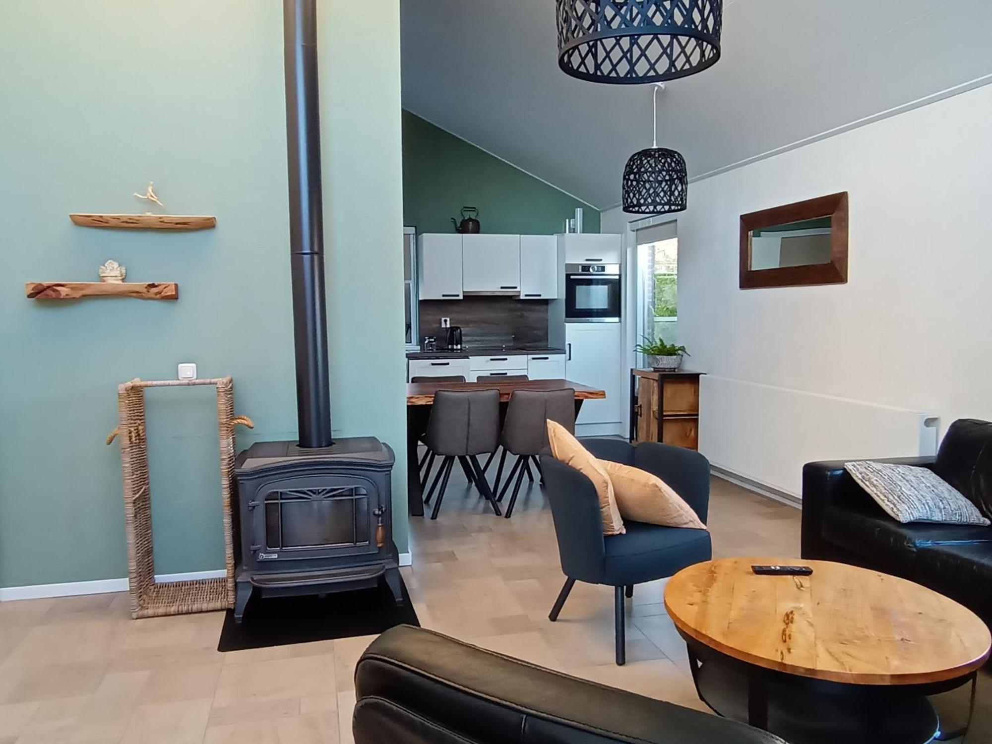 Vakantiewoning Met Serre En Airconditioning Tzummarum Esterno foto