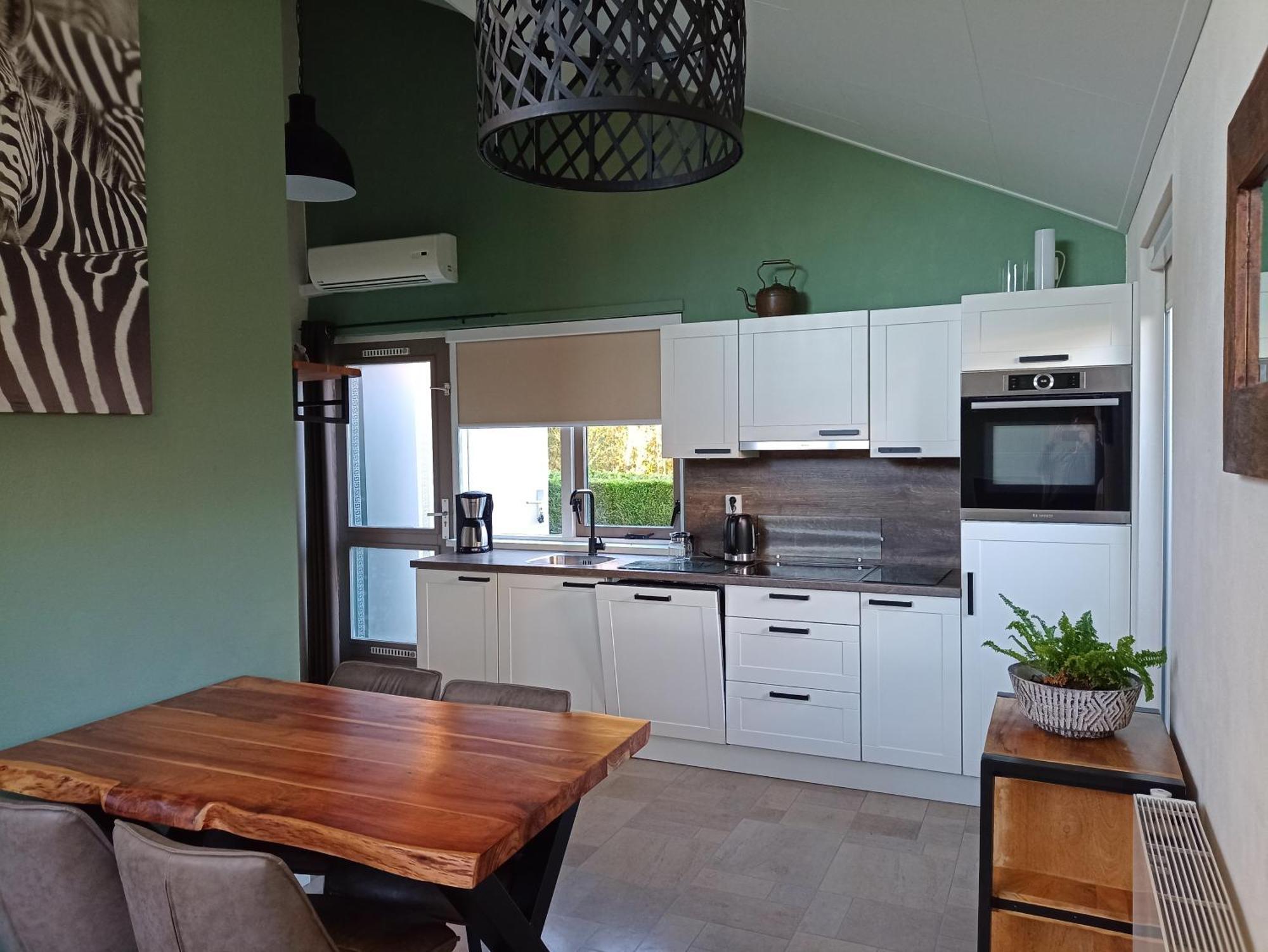 Vakantiewoning Met Serre En Airconditioning Tzummarum Esterno foto